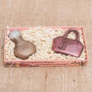 Шоколад фигурный набор 2 фигурки Женский (духи + сумка) 80-90гр